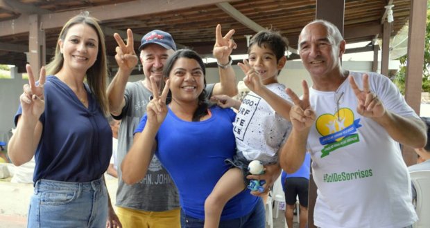 Cristiane Dantas com a família do ver Baíca _credito_Aline Bezerra.jpg